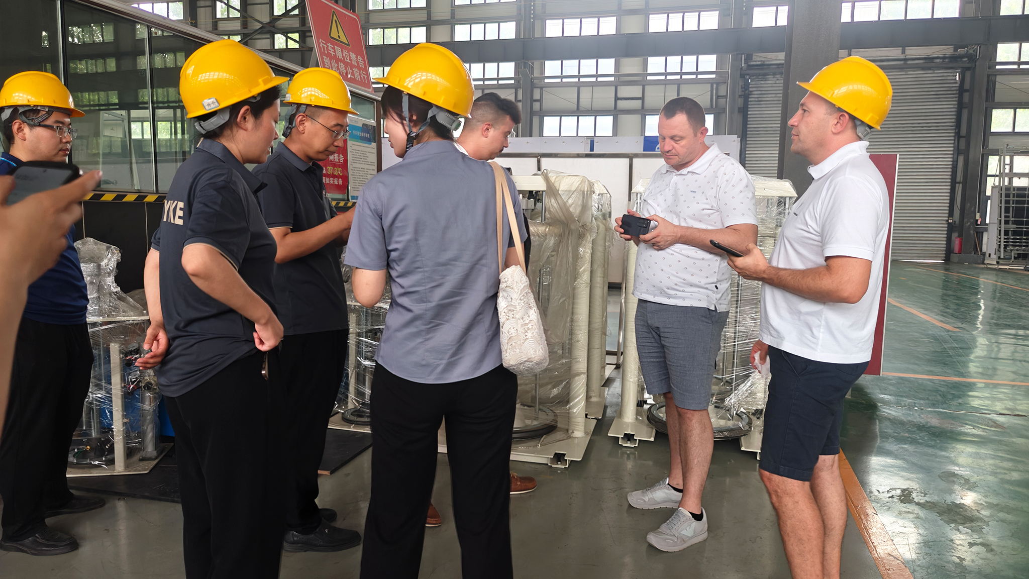 YBKE welcomes customers to visit and explore the new future of hollow glass door and window machinery